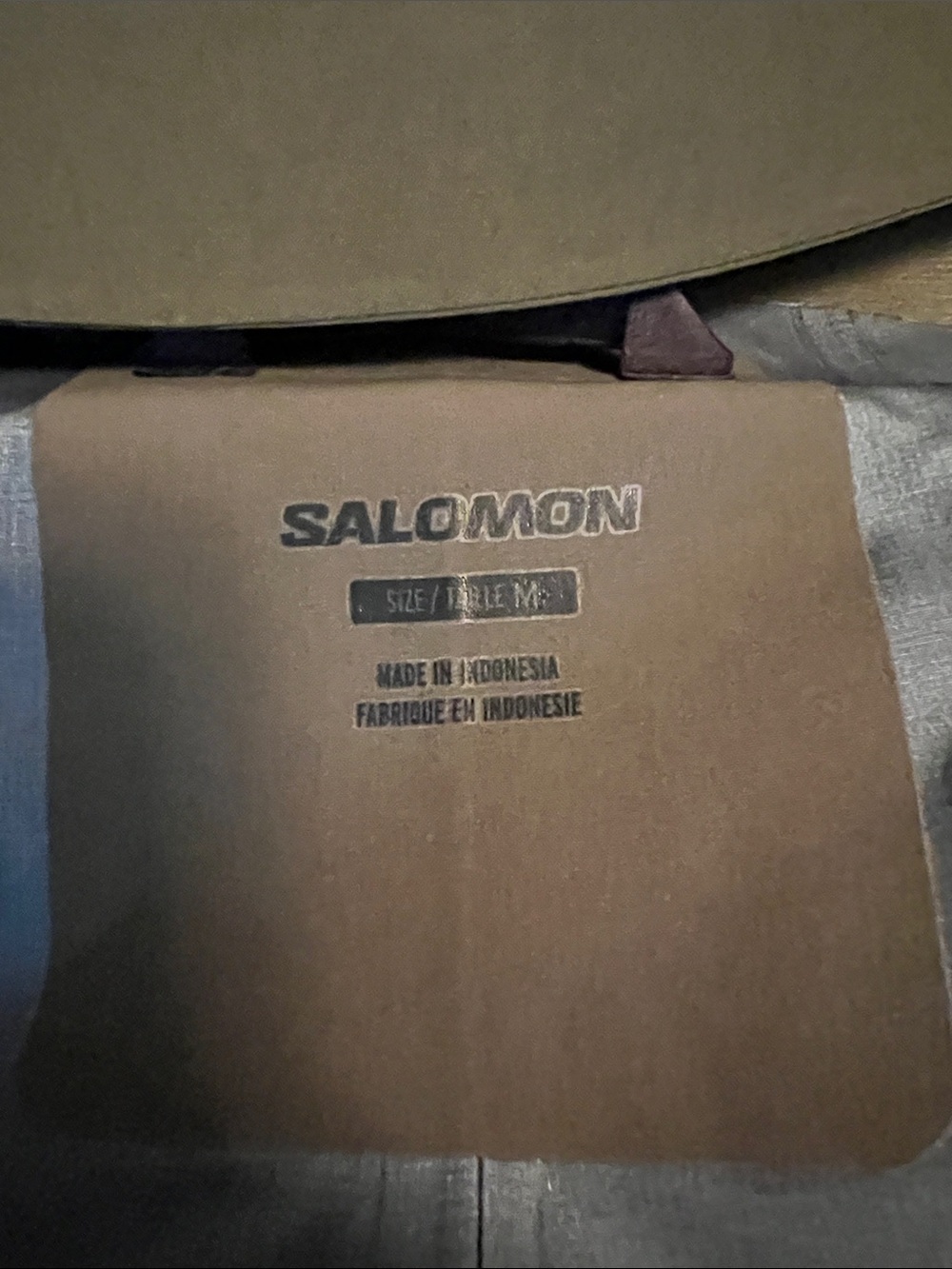 Salomon Women’s Hooded Ski Jacket in Light Gray & Olive - Picture 7 of 12